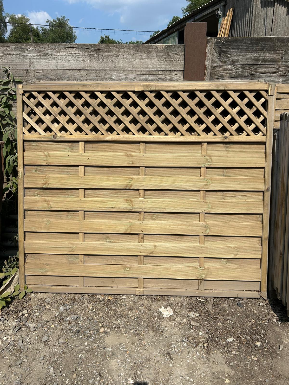 Horizontal Lattice Top Fence Panel 1.8m x 1.5m